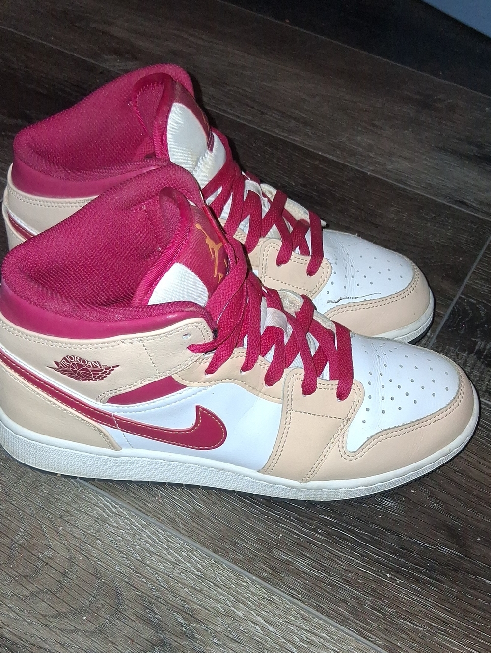 Jordan 1s - Picture 4 of 7